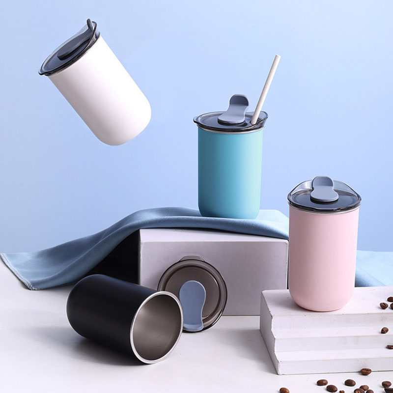 Botellas de agua aisladas con  - Juice Tea Coffee reseña y precio